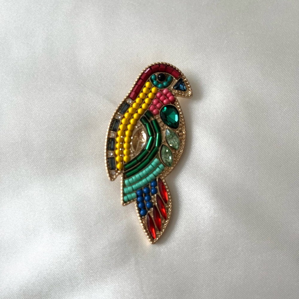 Lucky parrot vintage brooch